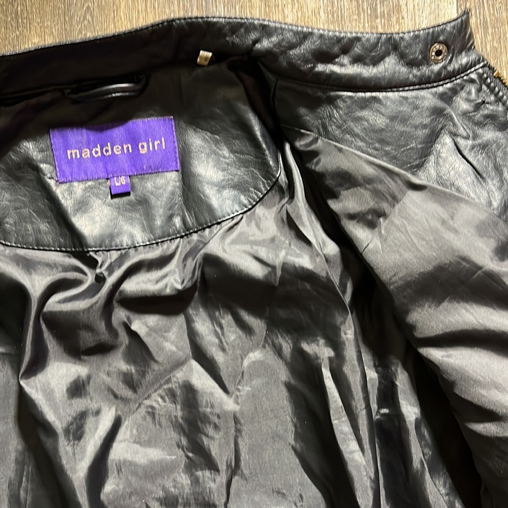 Leather jacket - Picture 9 of 11